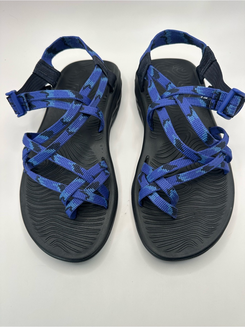 Chaco Z/Cloud X2 Womens Sport Sandals Blue Black Geometric Strappy Toe Loop 8
